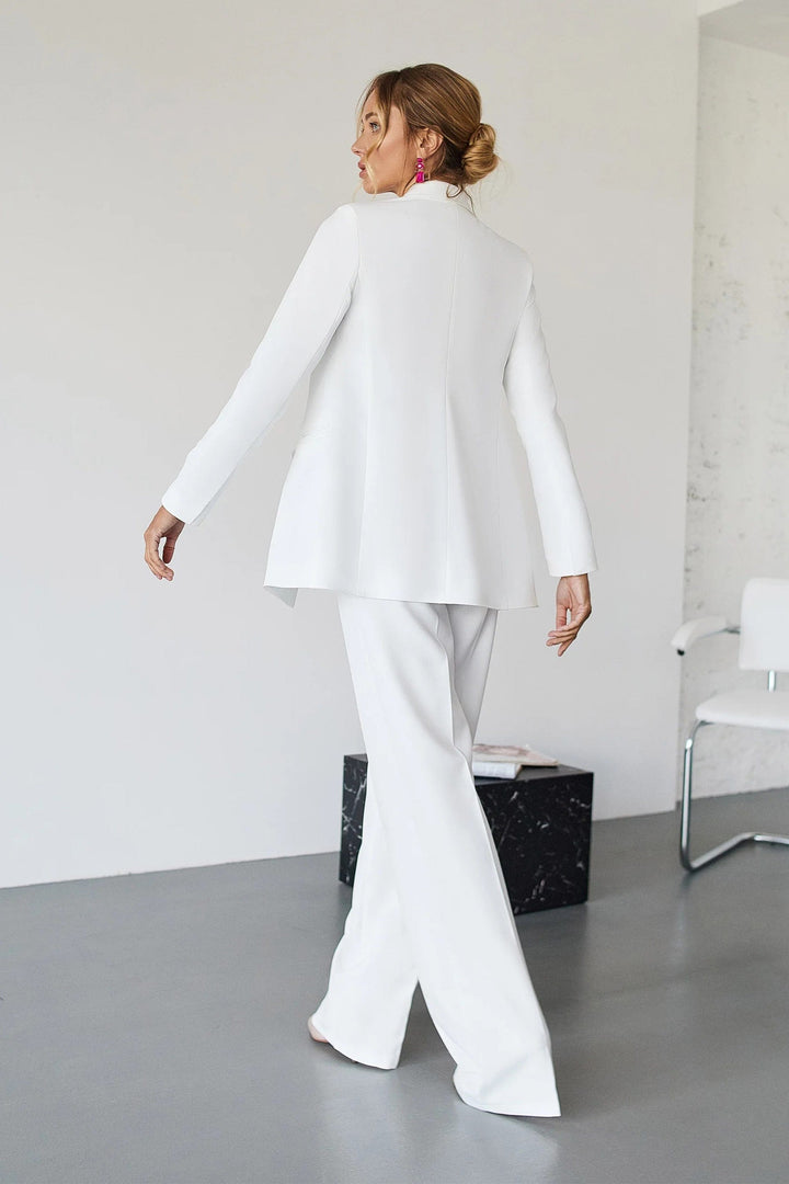 solovedress White 2 Piece Double Breasted Peak Lapel Business Casual Women Suit (Blazer+Pants)