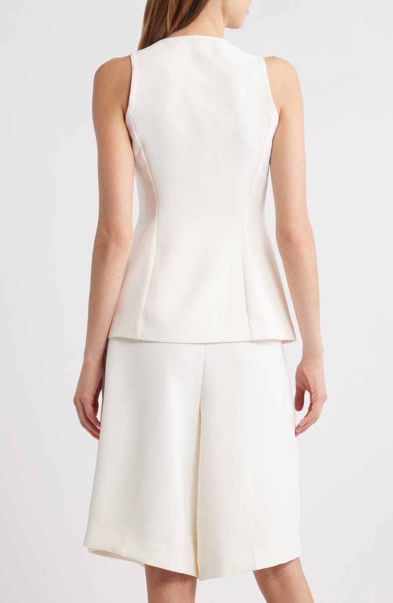 solovedress White Sleeveless Vest and Shorts Set for Women