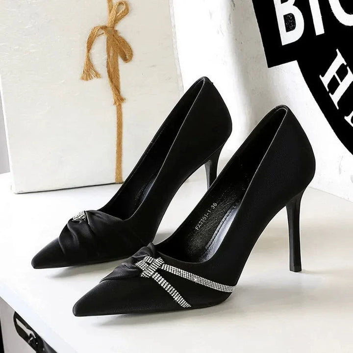 solovedress Women’s Pointed Toe Crystal Bow Stiletto Heels – Available in 7 cm & 10 cm