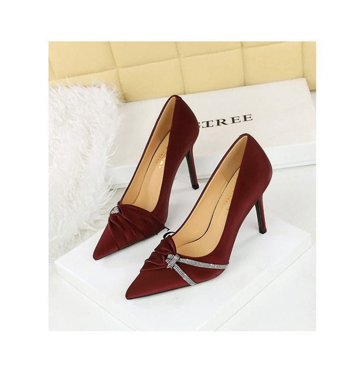 solovedress Women’s Pointed Toe Crystal Bow Stiletto Heels – Available in 7 cm & 10 cm