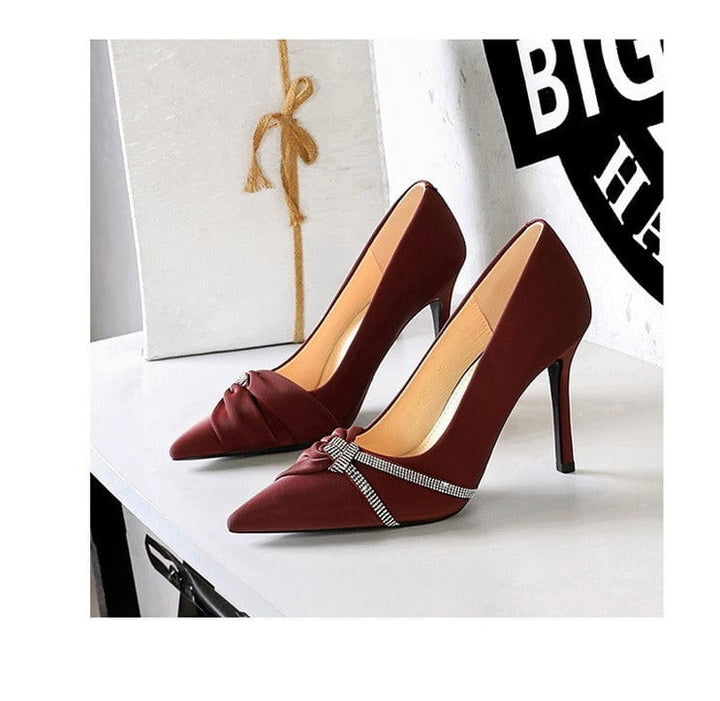 solovedress Women’s Pointed Toe Crystal Bow Stiletto Heels – Available in 7 cm & 10 cm