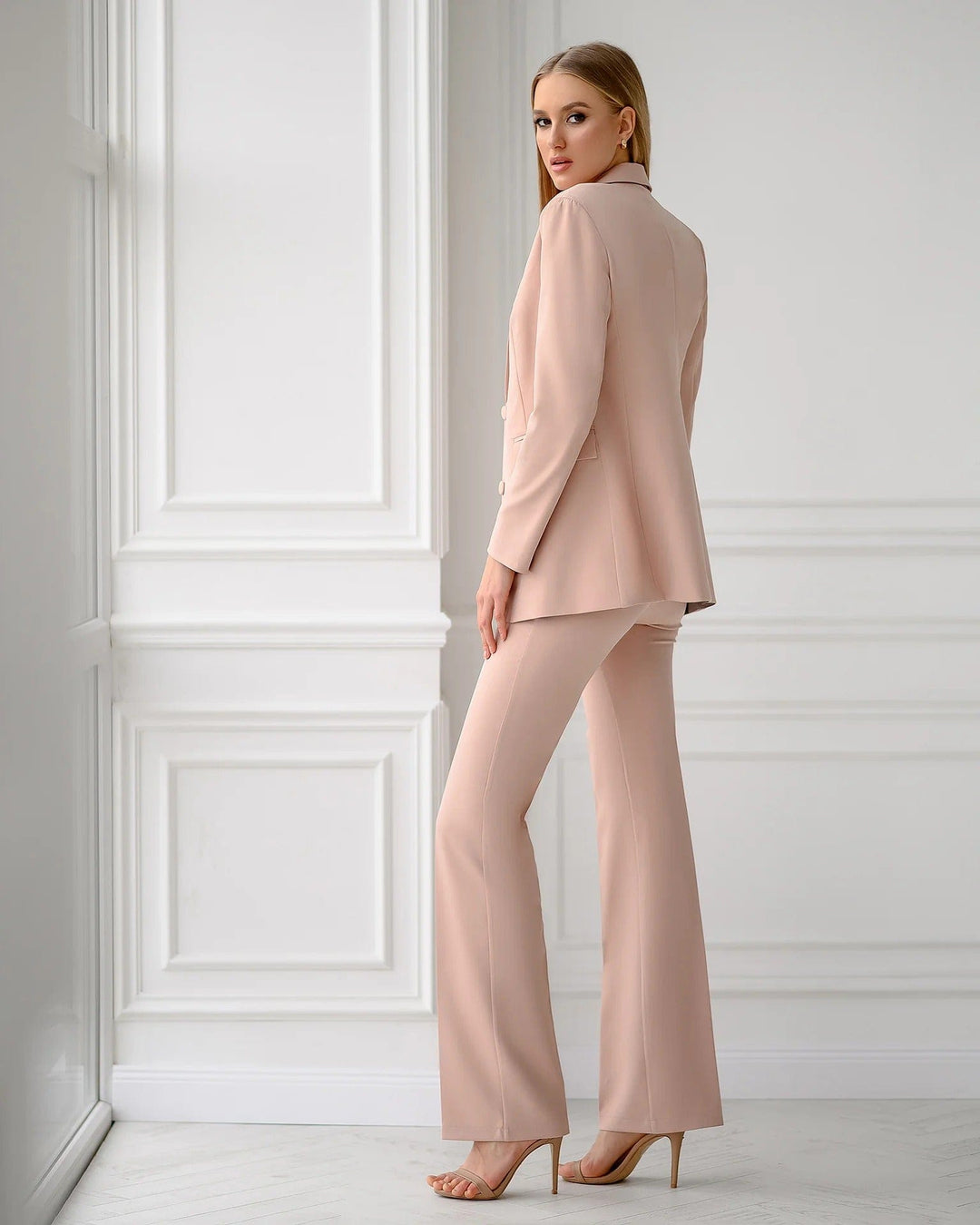 solovedress Beige 3 Piece Peak Lapel Double Buttons Slim Fit Women Suit (Blazer+Vest+Pants）