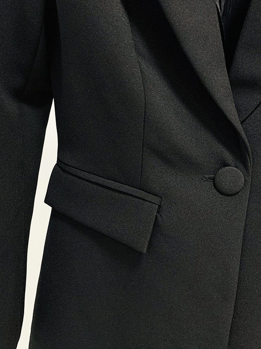 solovedress Black 2 Piece Peak Lapel Single Breasted Slim Fit Women's Suit