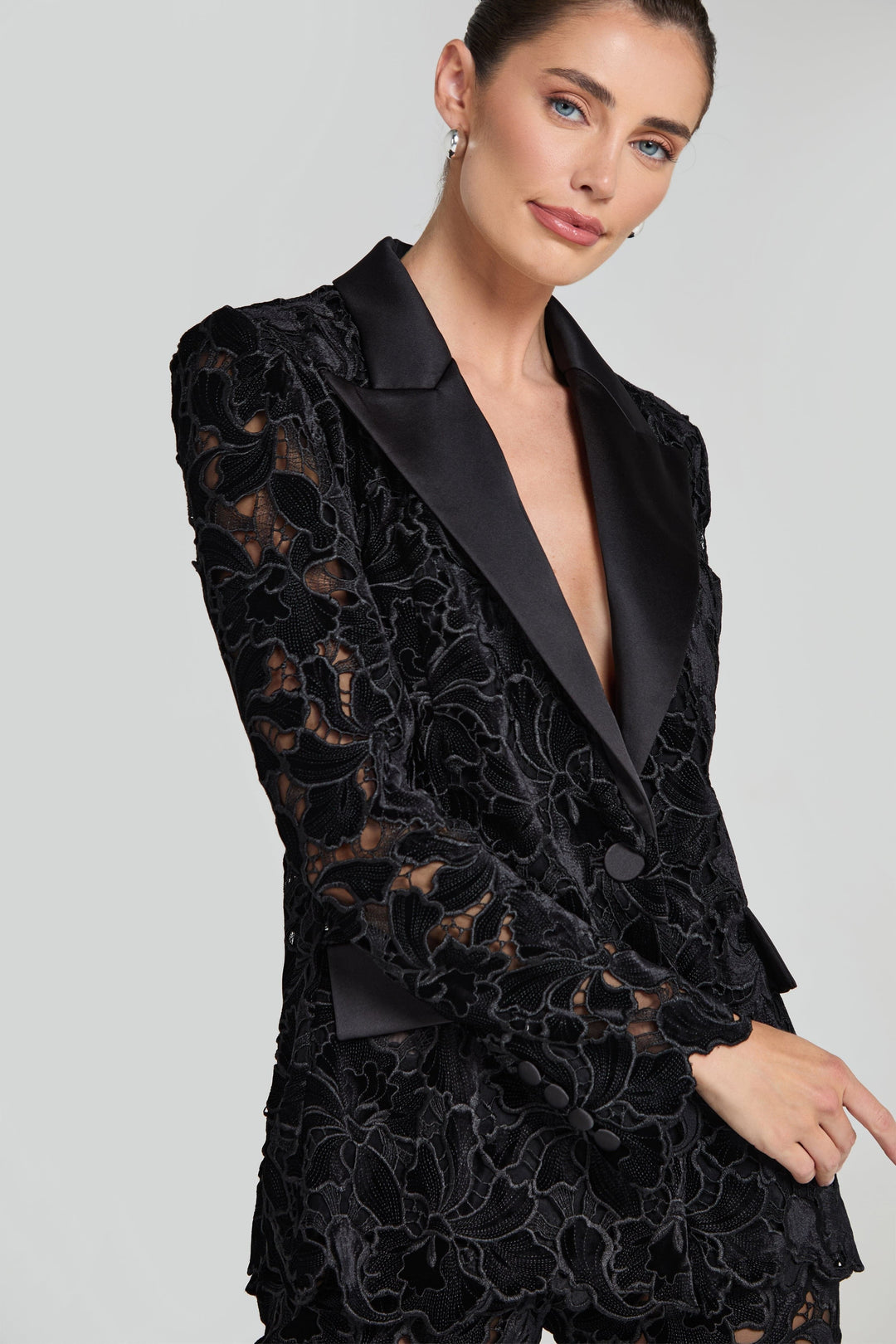 solovedress Black Lace Two-Piece Women’s Suit with Notch Lapel Blazer