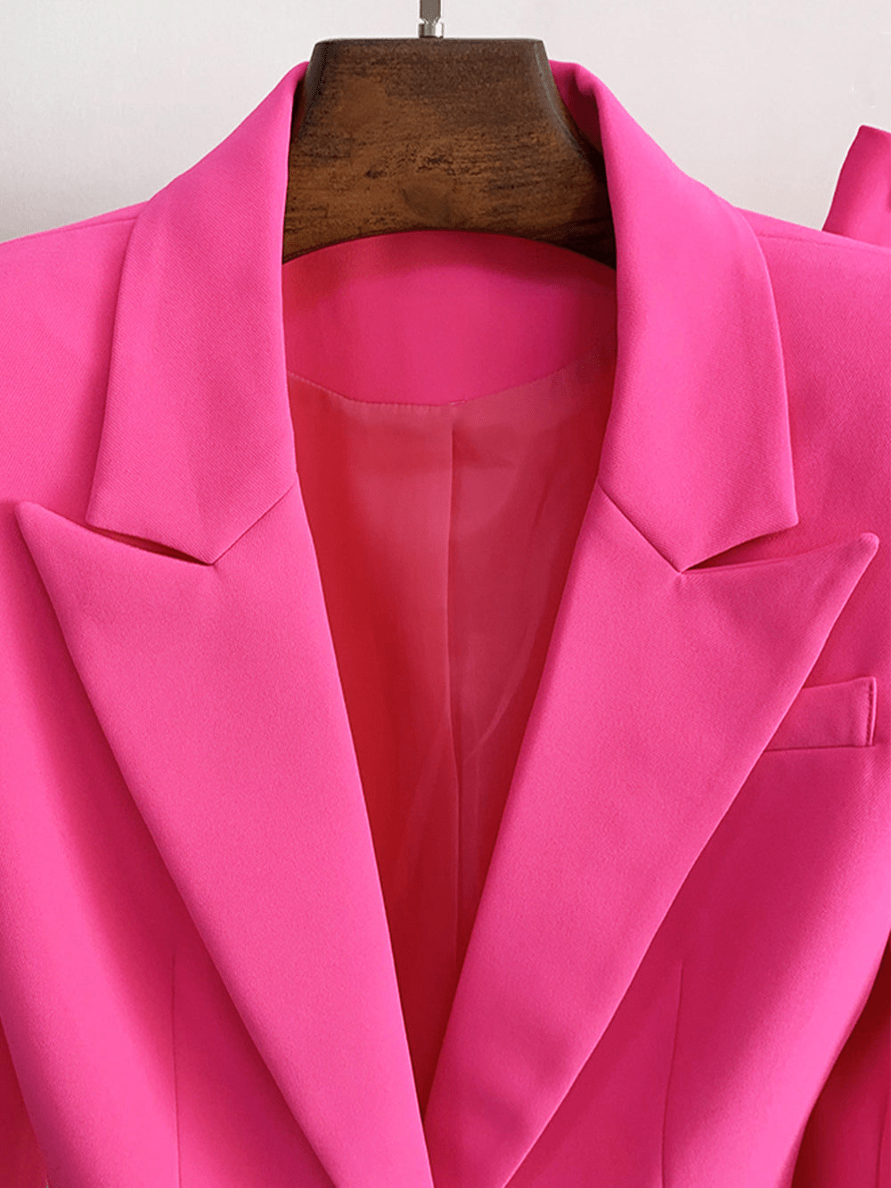 solovedress Pink 2 Piece Peak Lapel Single Breasted Slim Fit Women's Suit