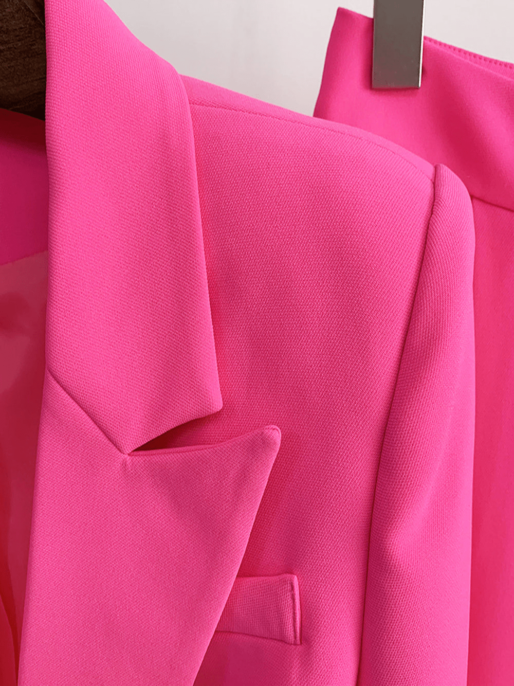 solovedress Pink 2 Piece Peak Lapel Single Breasted Slim Fit Women's Suit