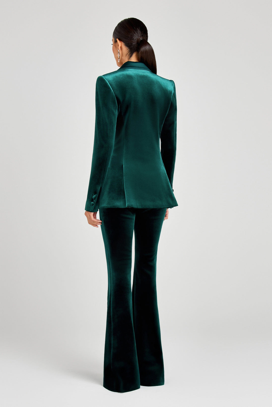 solovedress Women’s Hunt Green Velvet Two-Piece Suit – Blazer with Satin Lapel & Pants