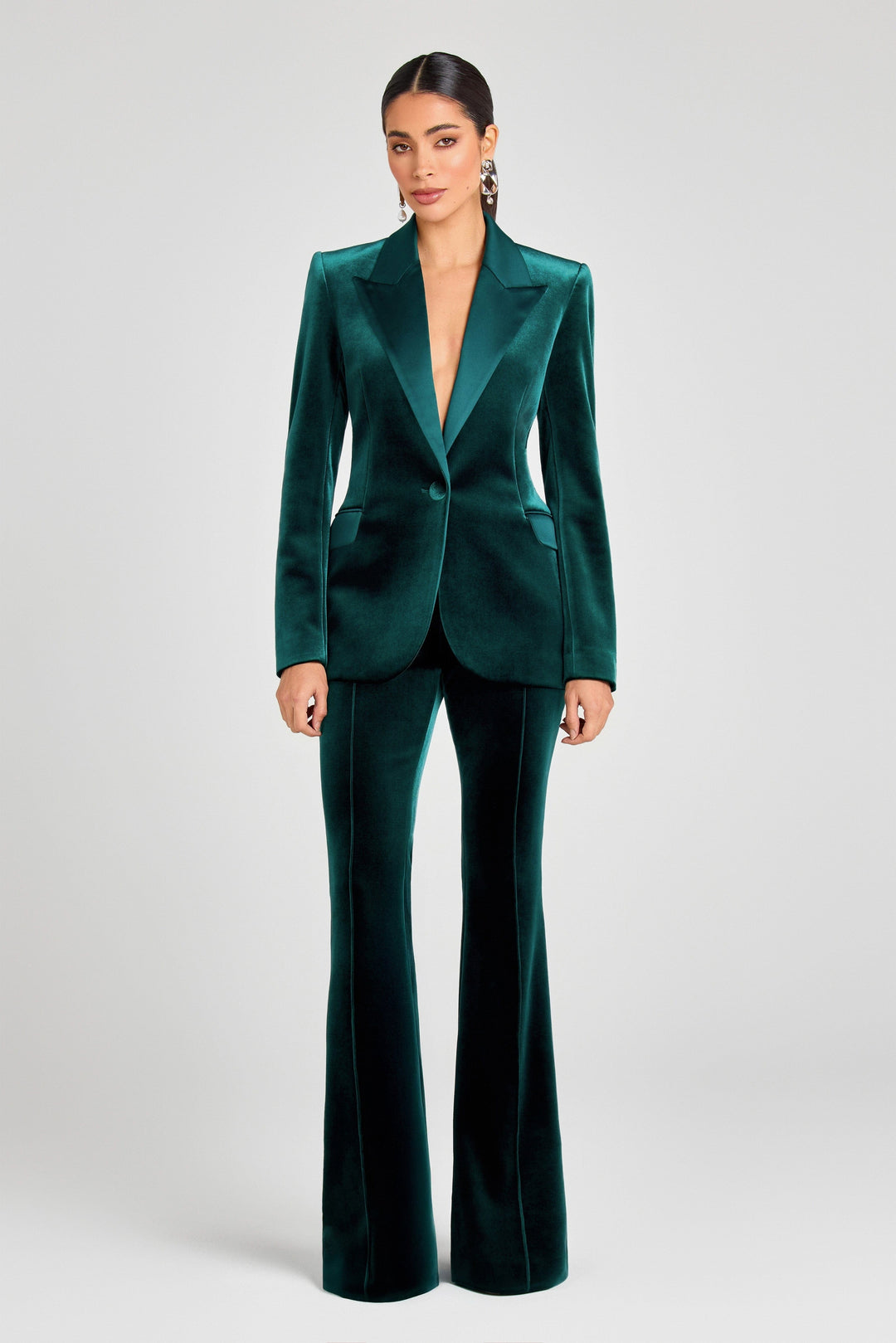 solovedress Women’s Hunt Green Velvet Two-Piece Suit – Blazer with Satin Lapel & Pants