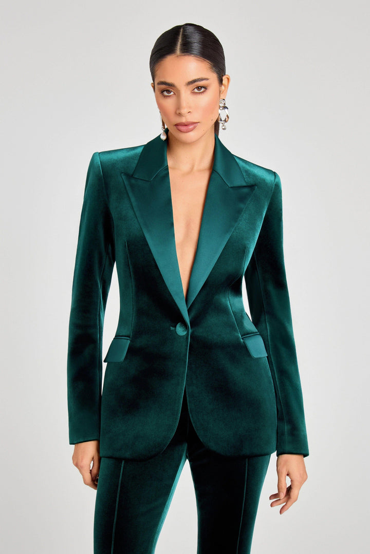 solovedress Women’s Hunt Green Velvet Two-Piece Suit – Blazer with Satin Lapel & Pants