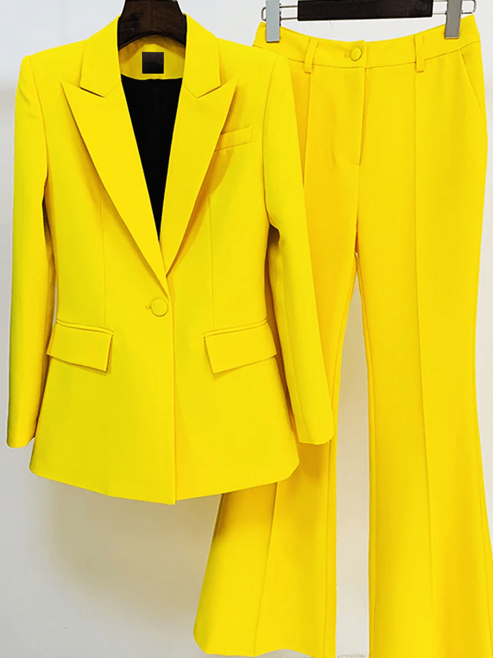 solovedress Yellow 2 Piece Peak Lapel Single Breasted Slim Fit Women's Suit